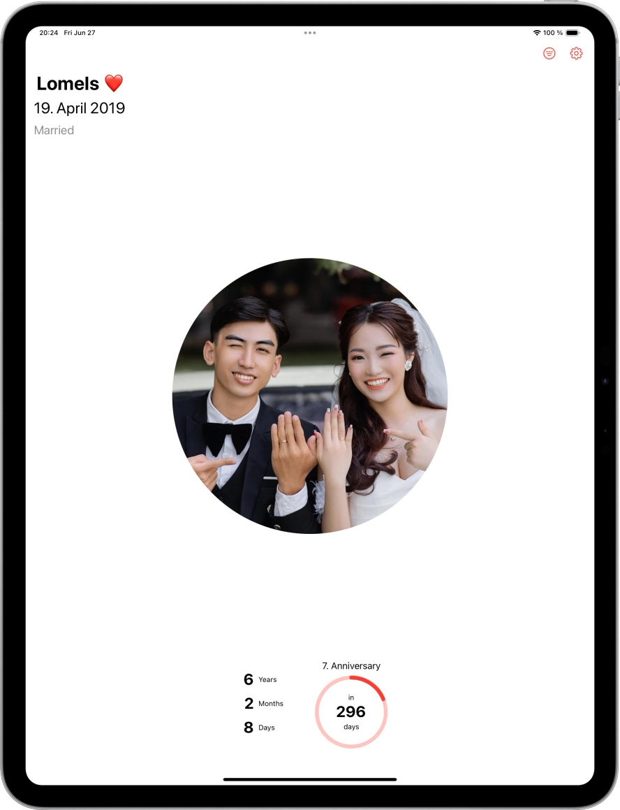 Screenshot of ipad app with single image option and relationship status married